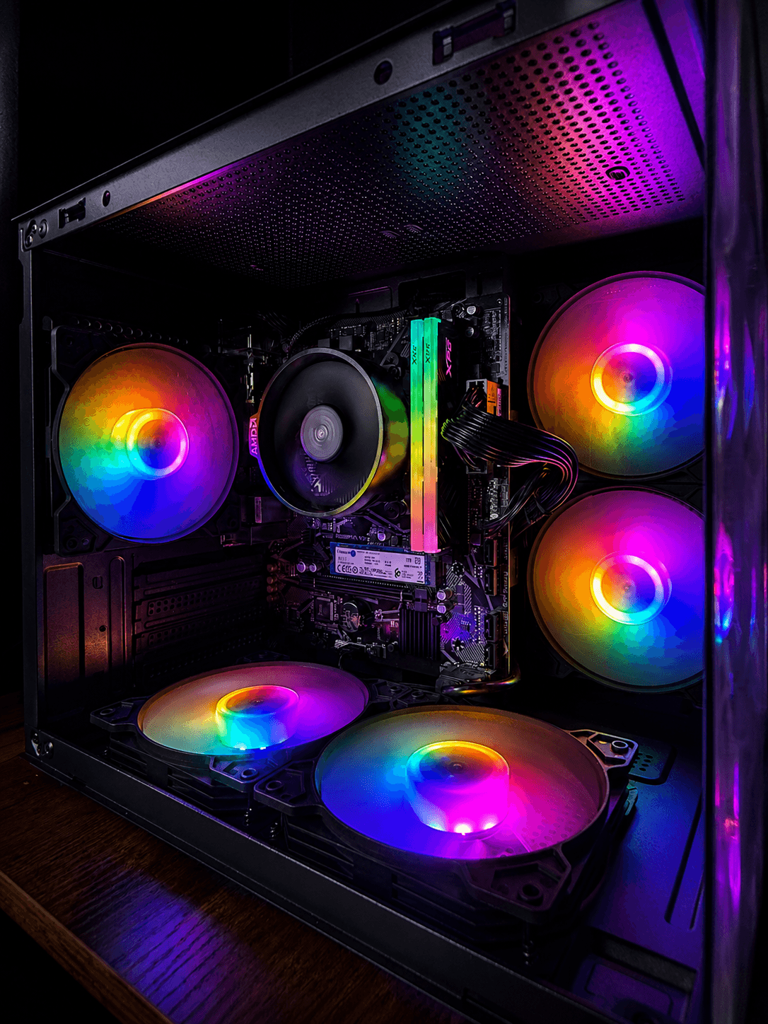 PC Gamer Ryzen 5 5600GT • 16GB • SSD 1TB • 650W Gold 2